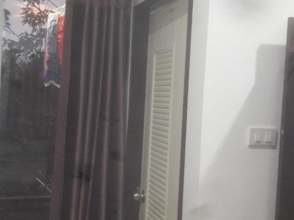 Chom Chan Guesthouse & Hostel : photo 3 de la chambre chambre lit queen-size avec balcon