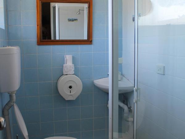 Burwood Bed and Breakfast : photo 2 de la chambre chambre double avec salle de bains privative