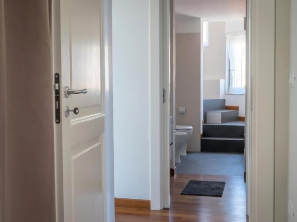 Plaium Montis : photo 10 de la chambre chambre double ou lits jumeaux avec salle de bains privative externe