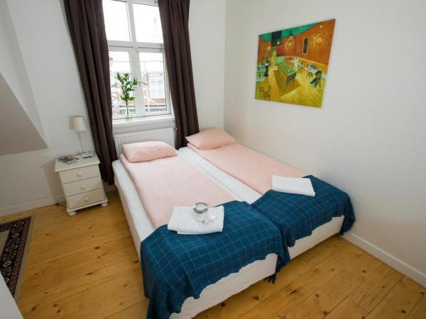 Central Guesthouse Reykjavík : photo 6 de la chambre chambre double avec salle de bains commune