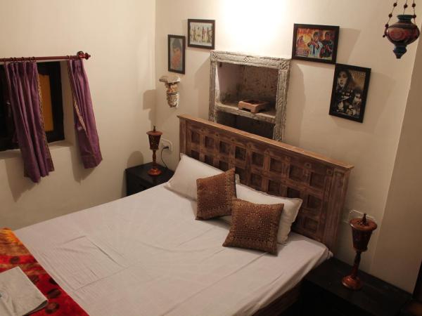 Kesar Heritage Boutique Home Stay : photo 9 de la chambre chambre double avec balcon