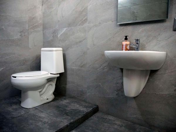 Septimo Hostal : photo 5 de la chambre chambre double avec salle de bains privative