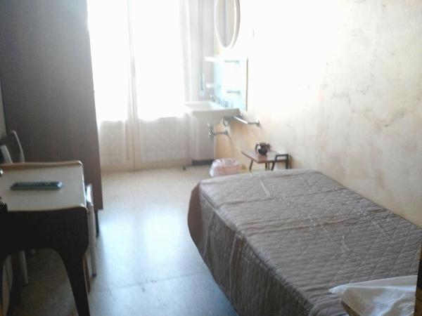 Hotel Marittimo : photo 3 de la chambre chambre simple avec salle de bains extérieure privative