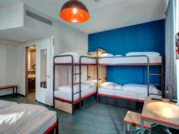 MEININGER Hotel Amsterdam Amstel : photo 2 de la chambre hébergement 6 lits