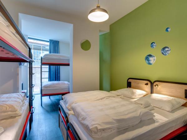 MEININGER Hotel Amsterdam Amstel : photo 4 de la chambre hébergement 6 lits