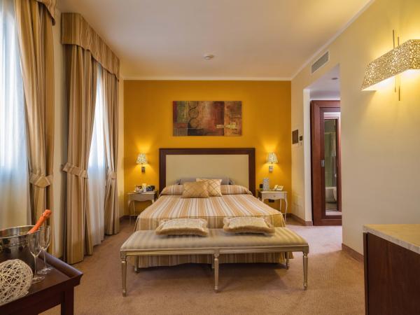 Hotel For You : photo 5 de la chambre suite junior