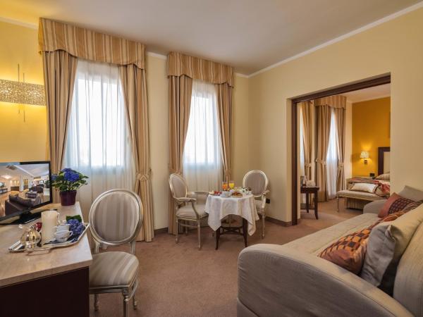 Hotel For You : photo 4 de la chambre suite junior