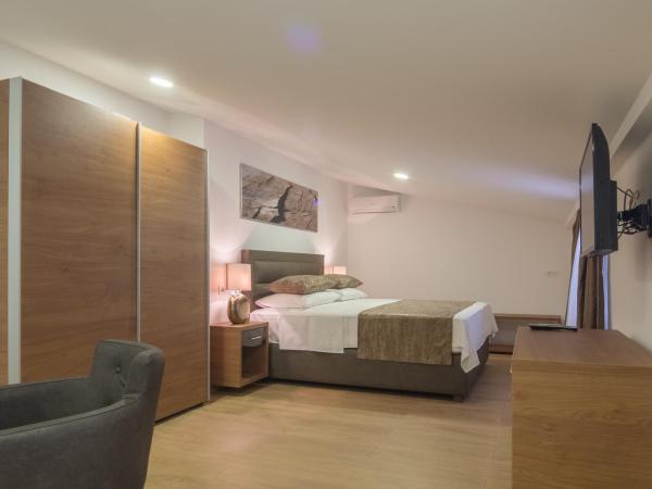 Villa Mandalinic : photo 8 de la chambre chambre triple de luxe