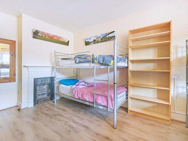 Hootananny Hostel : photo 2 de la chambre lit simple dans dortoir pour femmes de 6 lits