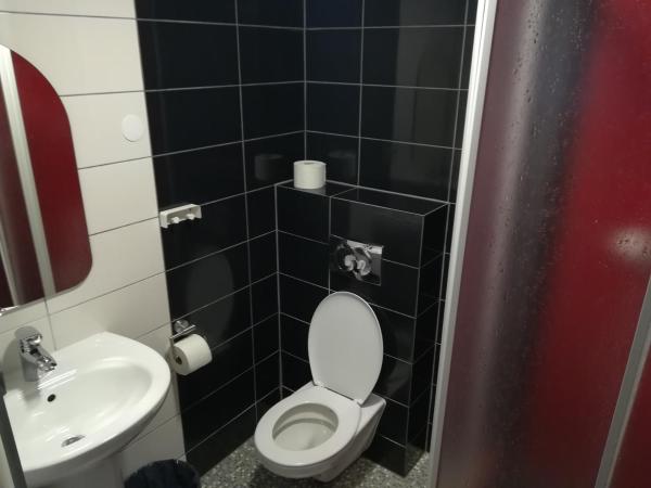 Tetris Sopot : photo 1 de la chambre chambre quadruple avec salle de bains privative séparée