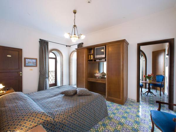 Hotel La Tonnarella : photo 3 de la chambre chambre familiale (2 adultes et 2 enfants)