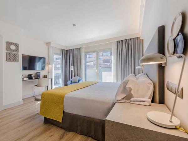 Catalonia Granada : photo 2 de la chambre chambre double supérieure avec terrasse