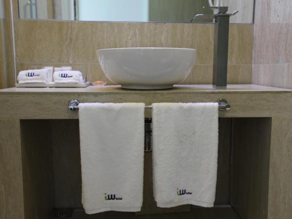 IW Hotel : photo 10 de la chambre chambre lits jumeaux supérieure city plus - vue latérale sur port