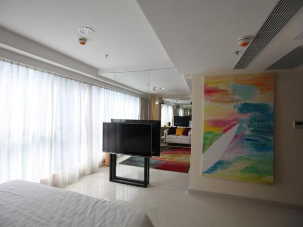 IW Hotel : photo 7 de la chambre penthouse - vue latérale sur port