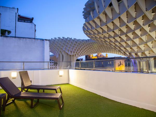 Welldone Metropol : photo 8 de la chambre penthouse avec piscine privée et terrasse