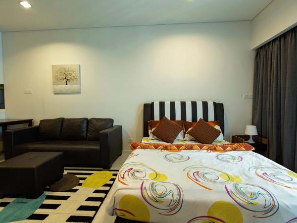 Resort Hostel In City : photo 5 de la chambre studio avec balcon