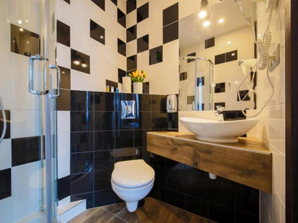 Boogie ApartHouse Old Town : photo 7 de la chambre chambre simple avec salle de bains privative