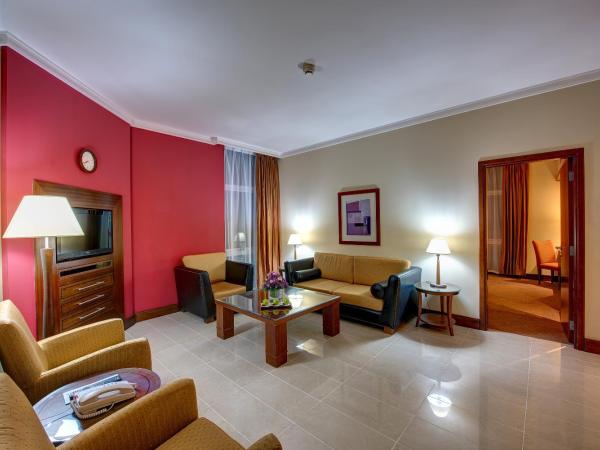 J5 RIMAL Hotel Apartments : photo 3 de la chambre suite 2 chambres avec lit king-size