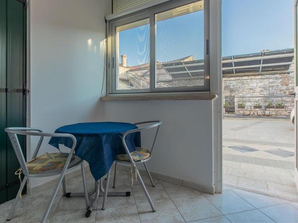 Bb-Ld : photo 5 de la chambre appartement - rez-de-chaussée