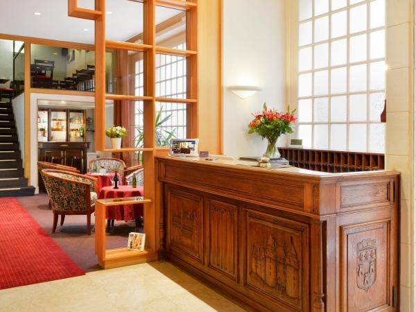 Logis Hôtel Des Châteaux De La Loire : photo 1 de la chambre chambre quadruple standard