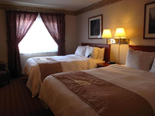 Coastal Inn Halifax - Bayers Lake : photo 5 de la chambre chambre avec 2 grands lits queen-size 