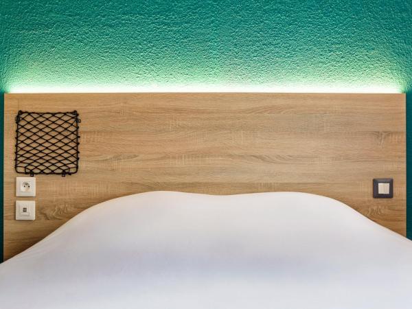 hotelF1 Bordeaux Ville : photo 6 de la chambre chambre cabrio avec salle de bains privative