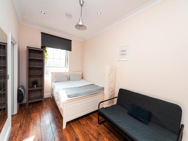 Private en-suite Room @ Liverpool street, Brick Ln : photo 2 de la chambre chambre double deluxe