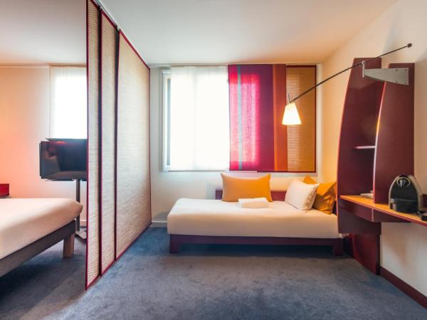 Novotel Suites Reims Centre : photo 6 de la chambre suite supérieure avec 1 lit double et 2 lits simples