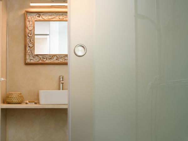 Strogili : photo 5 de la chambre villa 1 chambre avec bain à remous - vue sur caldera