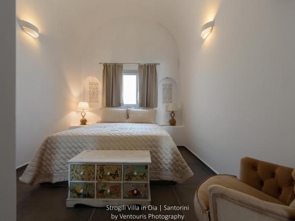 Strogili : photo 4 de la chambre villa 1 chambre avec bain à remous - vue sur caldera