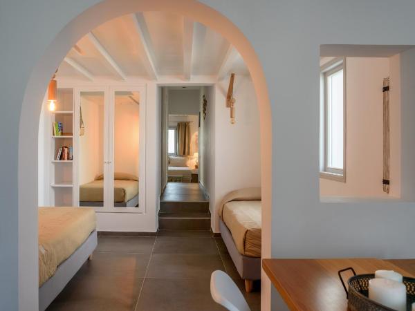 Strogili : photo 2 de la chambre villa 1 chambre avec bain à remous - vue sur caldera