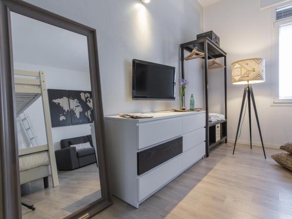 Erïk Langer House : photo 9 de la chambre chambre familiale avec salle de bains commune