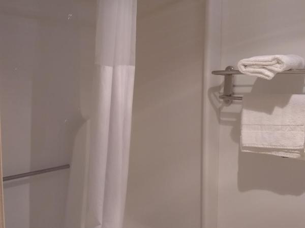 Howard Johnson by Wyndham Virginia Beach : photo 3 de la chambre chambre double avec 2 lits doubles - fumeurs