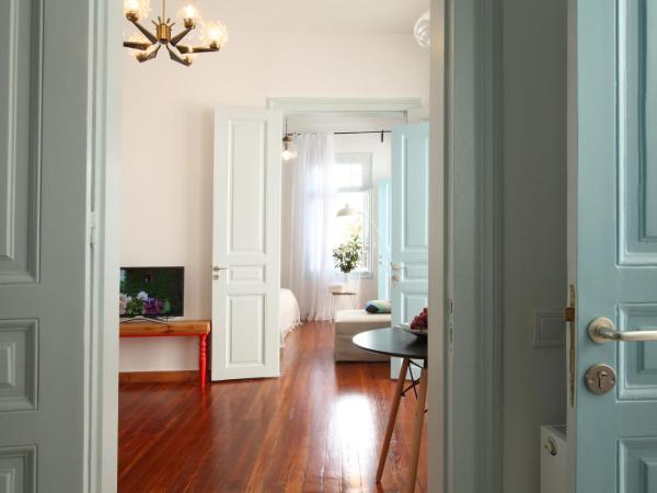 Live in Athens, THISEIO Historic House : photo 1 de la chambre appartement 3 chambres