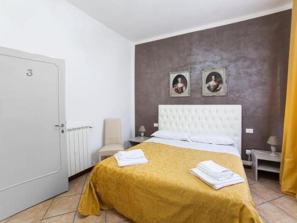 B&B La Cittadella : photo 3 de la chambre chambre double avec salle de bains privative