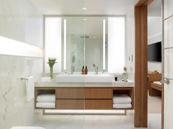 Crystalbrook Riley : photo 3 de la chambre chambre lit king-size urbaine - vue sur ville