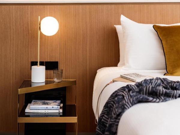 Crystalbrook Riley : photo 6 de la chambre chambre lits jumeaux urbaine - vue sur ville