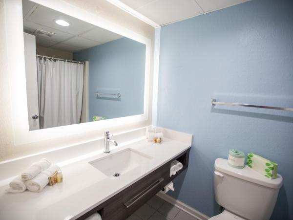 Tropical Seas Hotel : photo 8 de la chambre chambre lit king-size - vue sur mer