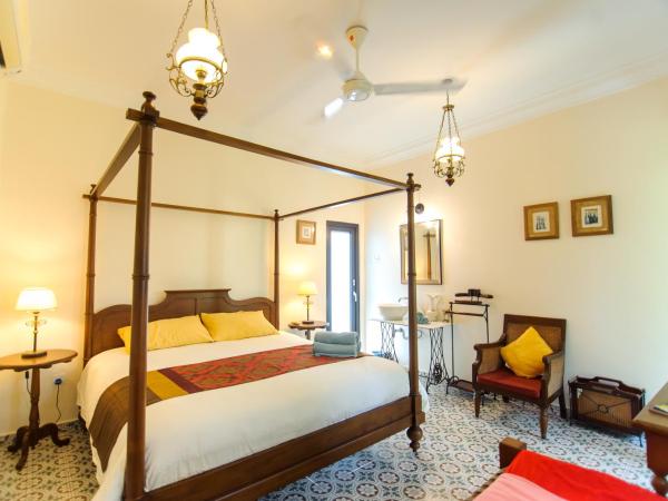 Casugria Dutch Residence 1810 : photo 3 de la chambre chambre lit king-size - vue sur jardin