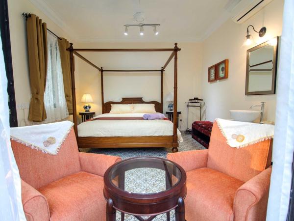 Casugria Dutch Residence 1810 : photo 9 de la chambre chambre lit king-size - vue sur piscine