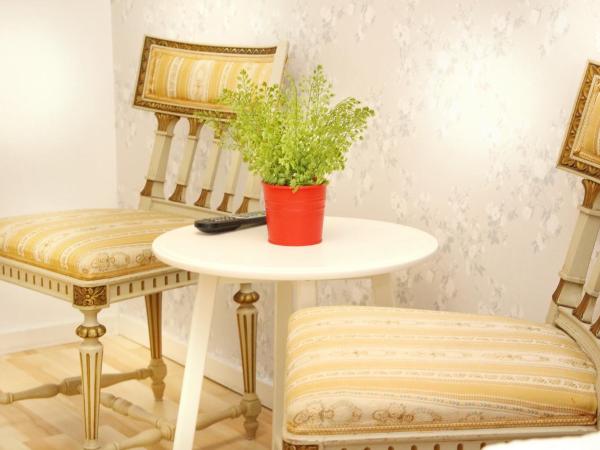 Rut & Ragnars Vandrarhem : photo 4 de la chambre chambre lits jumeaux avec salle de bains commune