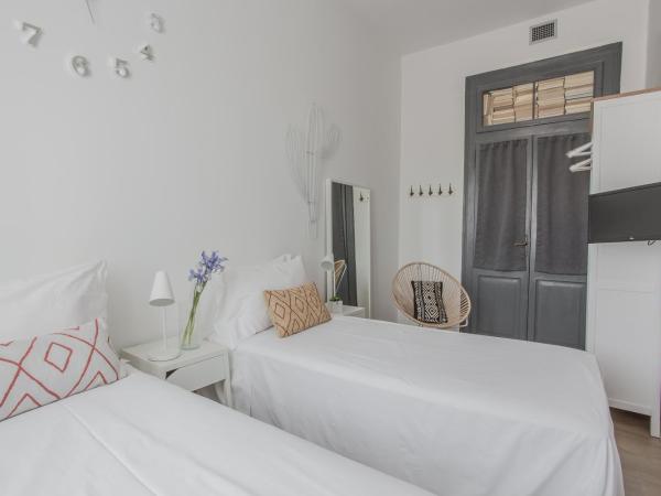 Erïk Langer House : photo 9 de la chambre chambre double avec salle de bains commune