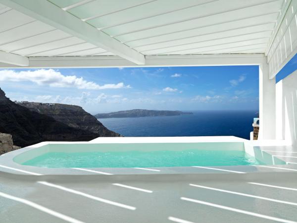 Lilium Hotel Santorini : photo 8 de la chambre chambre double supérieure avec bain à remous - vue sur caldeira