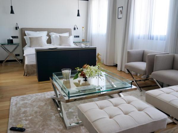 Hôtel Restaurant le Touring - Teritoria : photo 4 de la chambre suite deluxe - vue sur mer