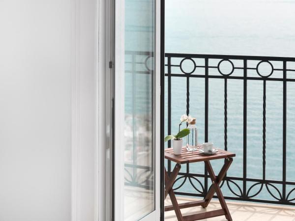 Lux : photo 4 de la chambre chambre double avec balcon - vue sur mer