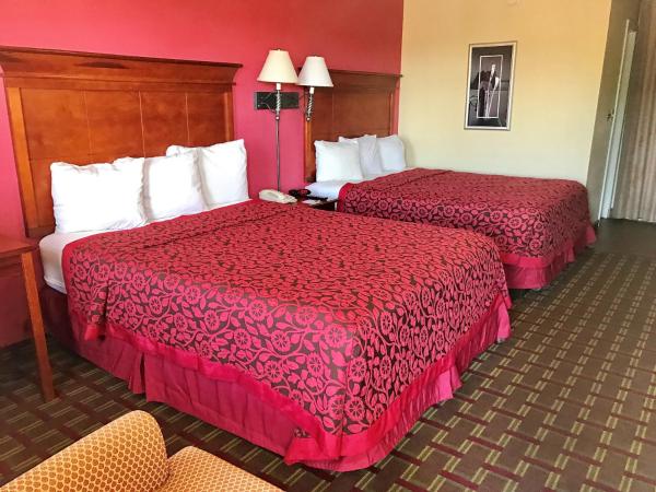 Days Inn by Wyndham East Albuquerque : photo 3 de la chambre chambre avec 2 lits queen-size - fumeurs