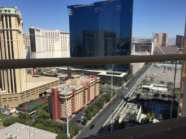 True 1BR Balcony Suite with Strip View at MGM Signature : photo 7 de la chambre appartement 1 chambre