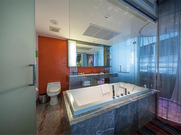 LiT BANGKOK Hotel : photo 8 de la chambre suite full spectrum