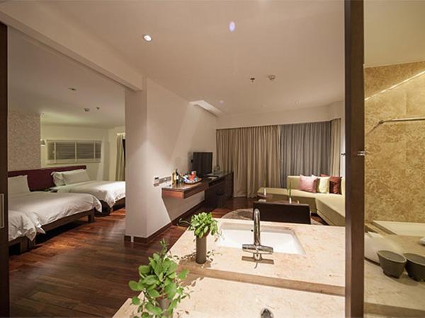 LiT BANGKOK Hotel : photo 4 de la chambre suite triple de luxe