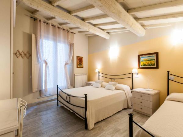 Il Lavandeto - farmhouse in the city : photo 9 de la chambre chambre triple